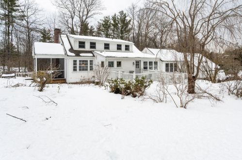 11 Walnut Hill Rd, Amherst, NH 03031 exterior