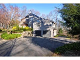 5 Hunter Dr, Derry, NH 03038 exterior