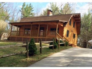 35 Jeanettes Way, Danville, NH 03819 exterior