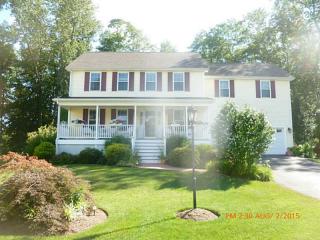 27 Gray Coach, Cranston, RI 02921 exterior