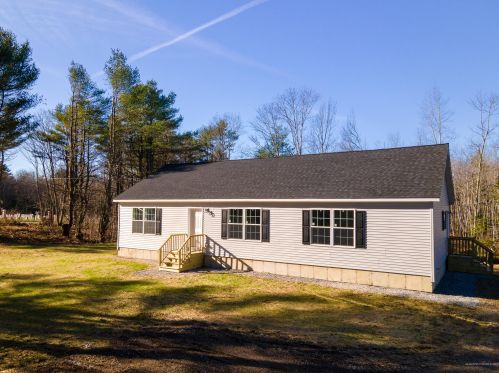 92 Highland Rd, Warren, ME 04864 exterior