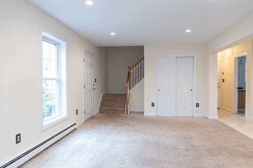 1 Elephant Rock Rd, Seabrook, NH 03874 exterior