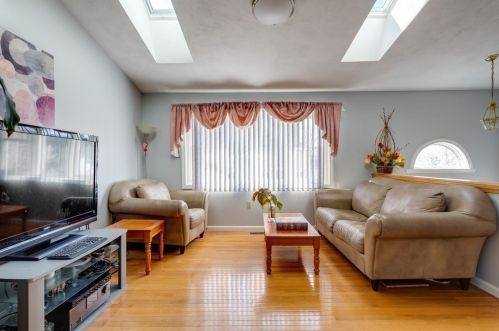 31 Travis St, Worcester, MA 01604 exterior