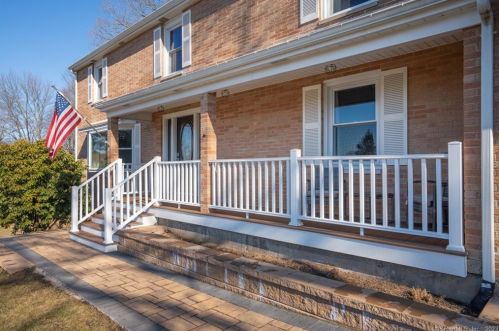 51 Juniper Ln, Kensington, CT 06037 exterior