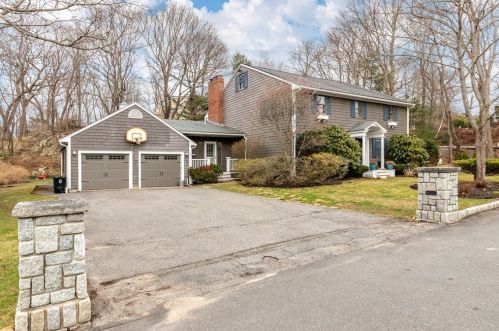 4 Galloupes Point Rd, Swampscott, MA 01907 exterior