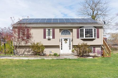 580 Ezra St, Bridgeport, CT 06606 exterior