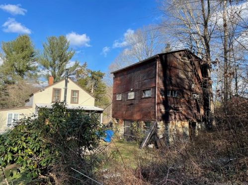 43 Hoop Pole Hill Rd, Woodbury, CT 06798 exterior