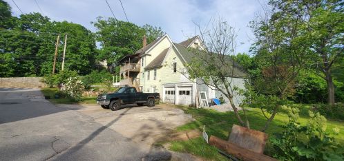 263 Village St, Concord, NH 03303 exterior