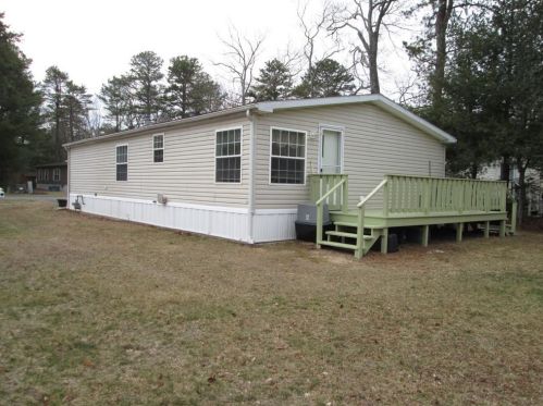 32 Kelly Ln, Coventry, RI 02816 exterior