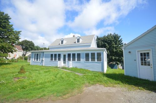 26 Church St, Winterport, ME 04496 exterior