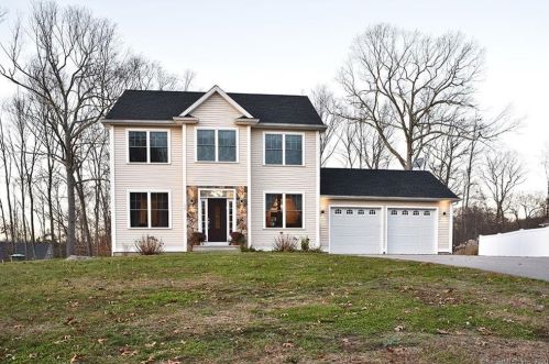 26 Green Valley Lake Rd, East Lyme, CT 06333 exterior