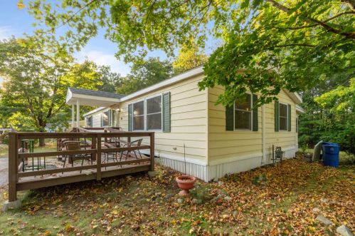 24 Fairfield Dr, Concord, NH 03301 exterior
