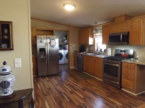 28 Virginia Ln, Seabrook, NH 03874 exterior