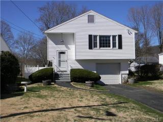 8 Wood St, Danbury, CT 06811 exterior