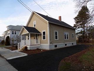 39 Tucker St, Lincoln, RI 02865 exterior