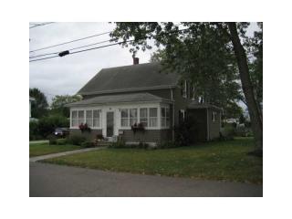 82 Vaughn Ave, Warwick, RI 02886 exterior