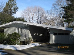 100 Country Club Rd, Newton, MA 02459 exterior