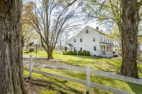 57 Obtuse Hill Rd, Brookfield Center, CT 06804 exterior