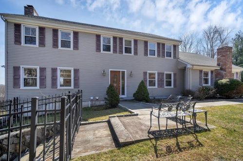 975 Newfield Ave, Stamford, CT 06905 exterior