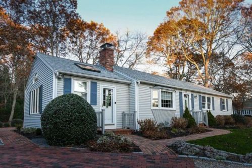 254 Cedric Rd, Centerville, MA 02632 exterior