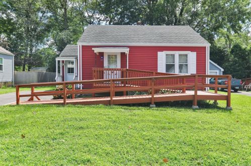 109 Oxford Dr, Hartford, CT 06118 exterior