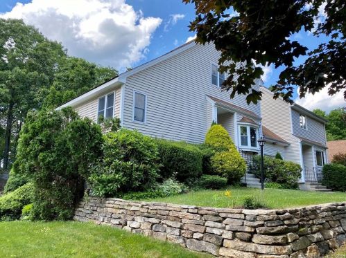 193 Stonehedge, Huntington, CT 06484 exterior