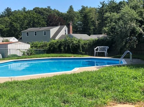 37 Kenway Dr, Springfield, MA 01104 exterior