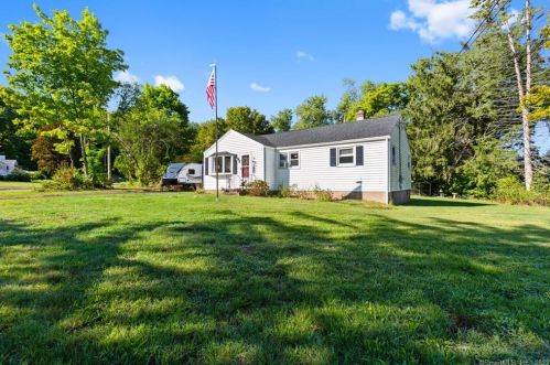 8 Pine Pl, North Branford, CT 06471 exterior