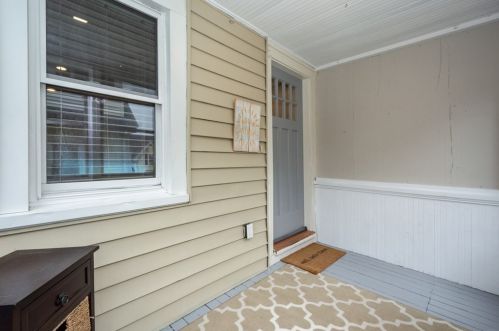 118 Village St, Medway, MA 02053 exterior