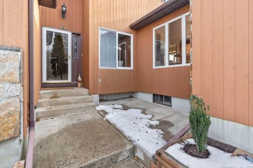 133 Gorski Dr, Wapping, CT 06074 exterior
