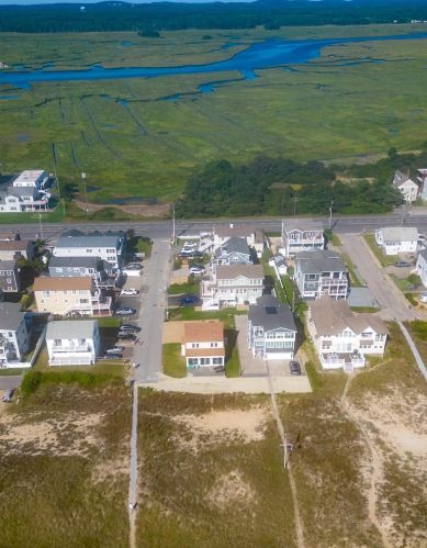 19 Groveland St, Seabrook, NH 03874 exterior
