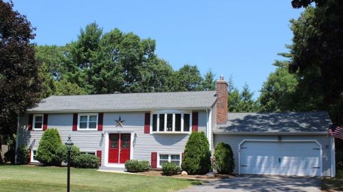 11 Winterberry Dr, Coventry, RI 02816 exterior