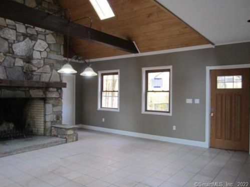 289 Box Mountain Dr, Vernon, CT 06066 exterior