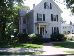 14 Minot Pl, Newton, MA 02460 exterior