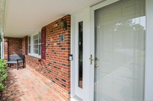 12 Cindy Ln, Norwalk, CT 06851 exterior