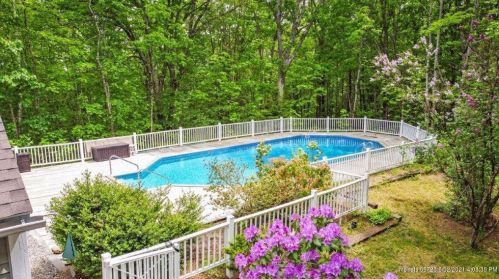 21 Knowles Ln, Winthrop, ME 04364 exterior