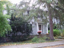14 Maple Park, Newton, MA 02459 exterior