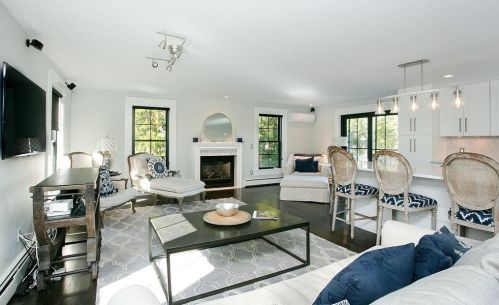 7 Sharon Ct, Newport, RI 02840 exterior