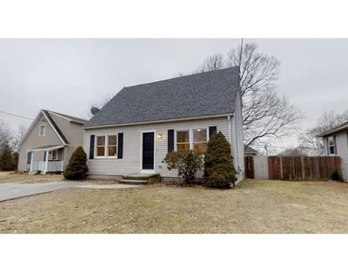 3 Buttonwood Ln, Acushnet, MA 02743 exterior