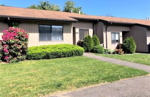 447 Asbury Rdg, Huntington, CT 06484 exterior