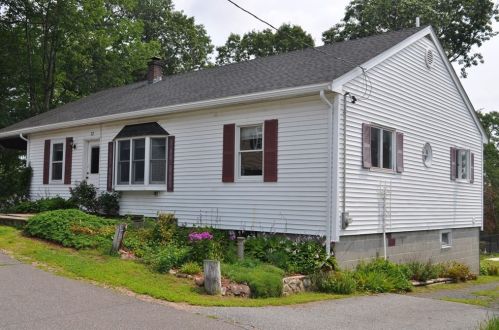 12 Highland Rd, Middleton, MA 01949 exterior