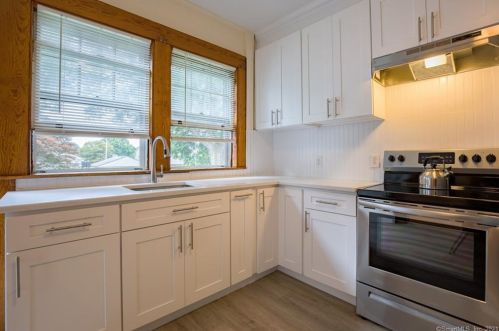 43 Godfrey St, Groton, CT 06340 exterior