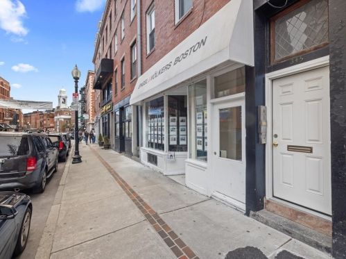 345 Hanover St, Roxbury-Xing, MA 02113 exterior
