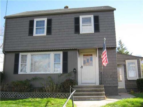 2478 Main St, Waterbury, CT 06706 exterior