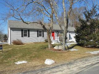 59 Dion Ave, Tiverton, RI 02878 exterior