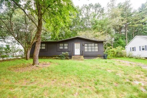 127 Malibu Dr, Springfield, MA 01128 exterior