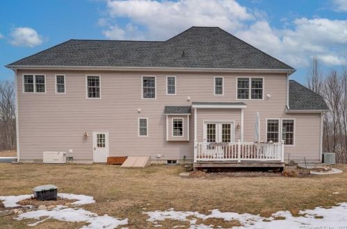 14 Farm Ridge Rd, Unionville, CT 06013 exterior