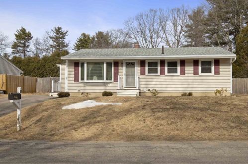 10 Spruce Dr, Dover, NH 03820 exterior