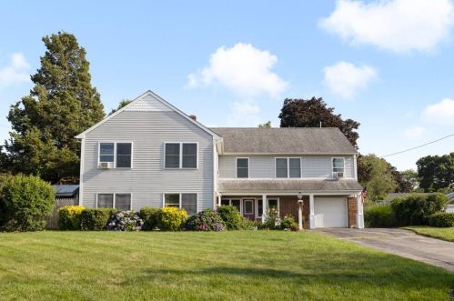 104 Osage Dr, Warwick, RI 02888 exterior