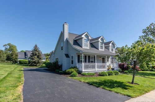 7 Bridle Trl, Bridgeport, CT 06611 exterior